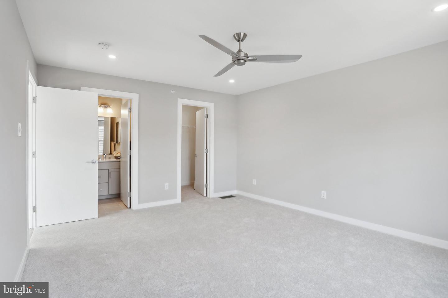 917 Riverplace Dr #17m Property Photo 34