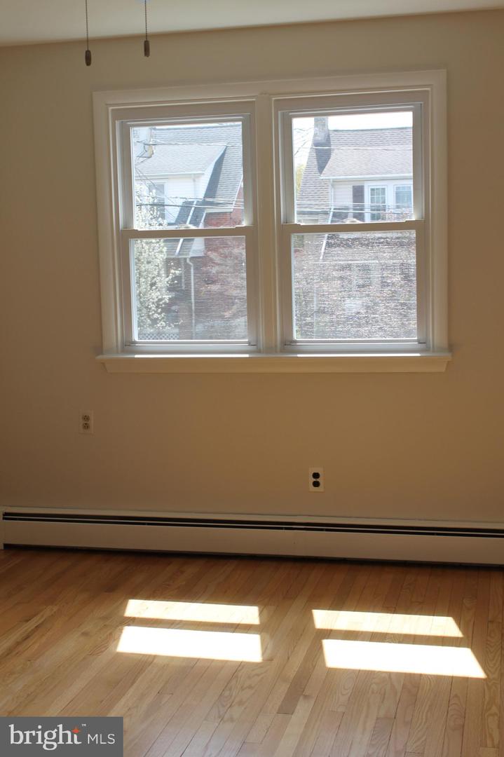 121 E 5th St Property Photo 30