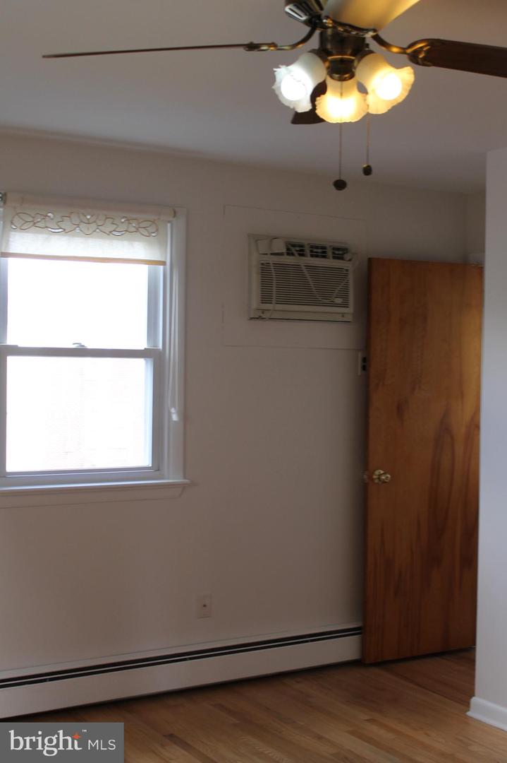 121 E 5th St Property Photo 33