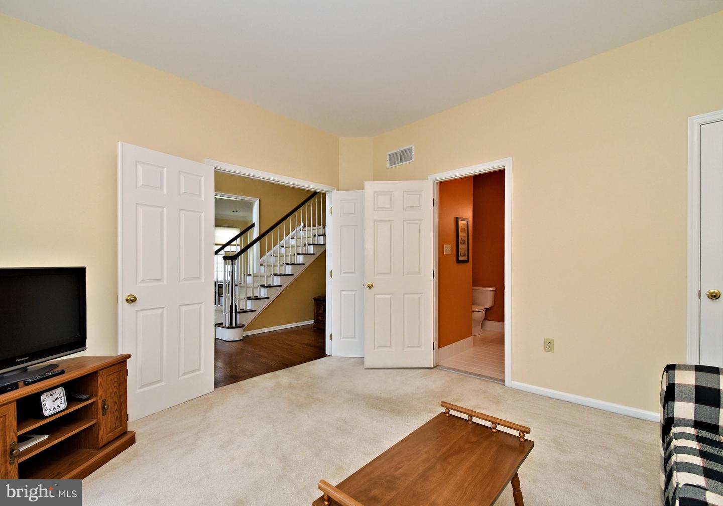 1009 Clover Mill Cir Property Photo 6