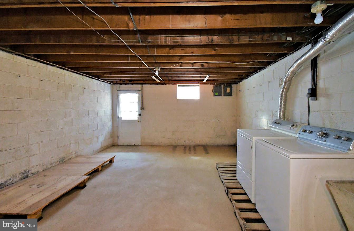 102 Borbeck Ave Property Photo 29