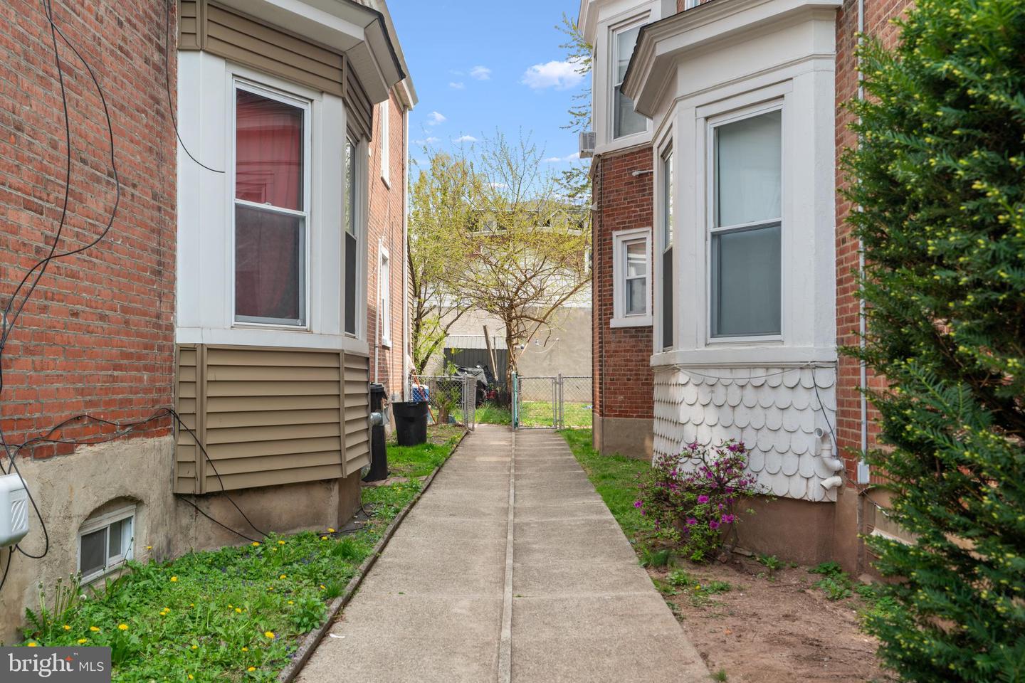 1115 W Main St Property Photo 5