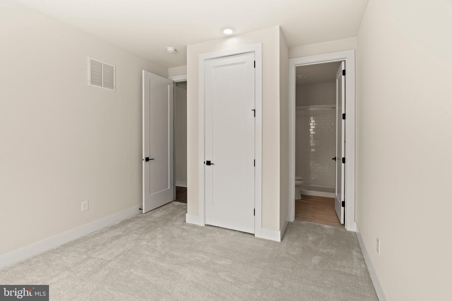 407 E Chestnut Way Property Photo 19