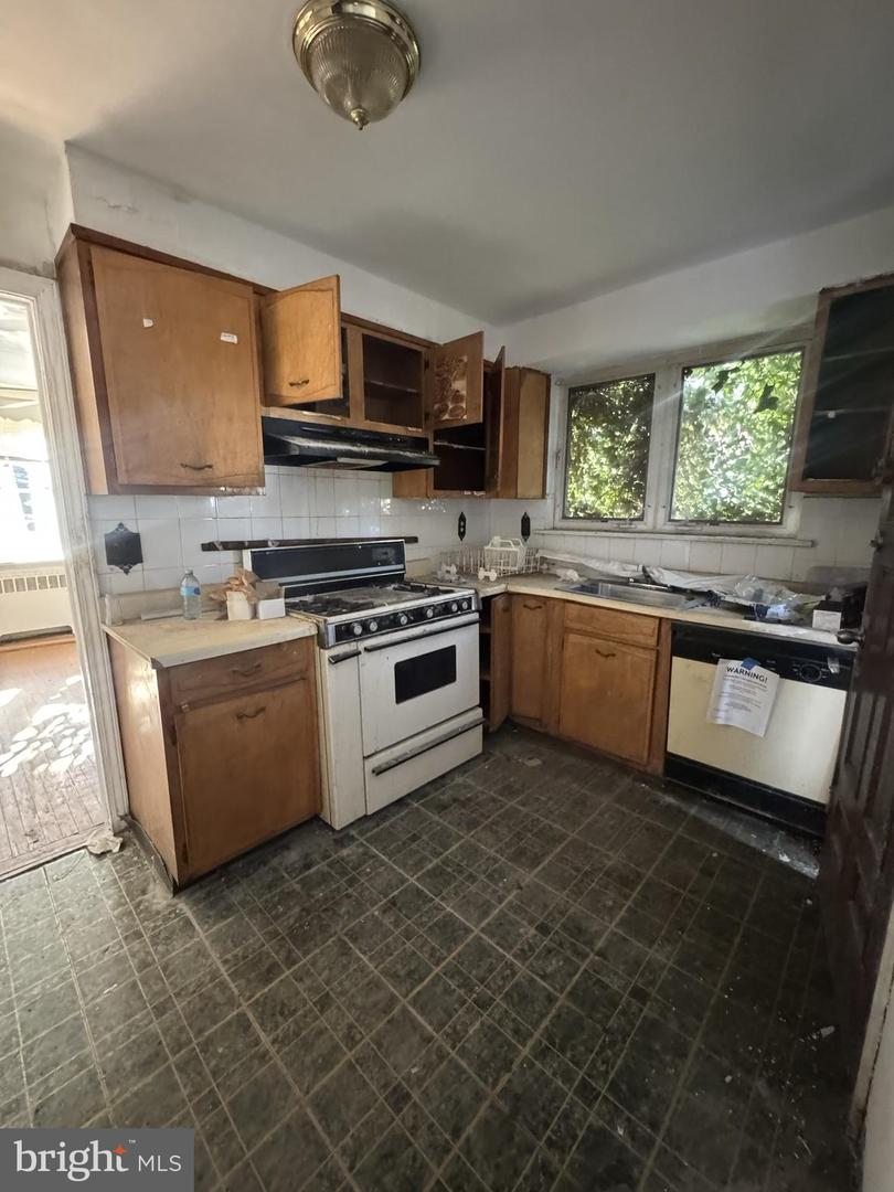 8415 Limekiln Pike Property Photo 10
