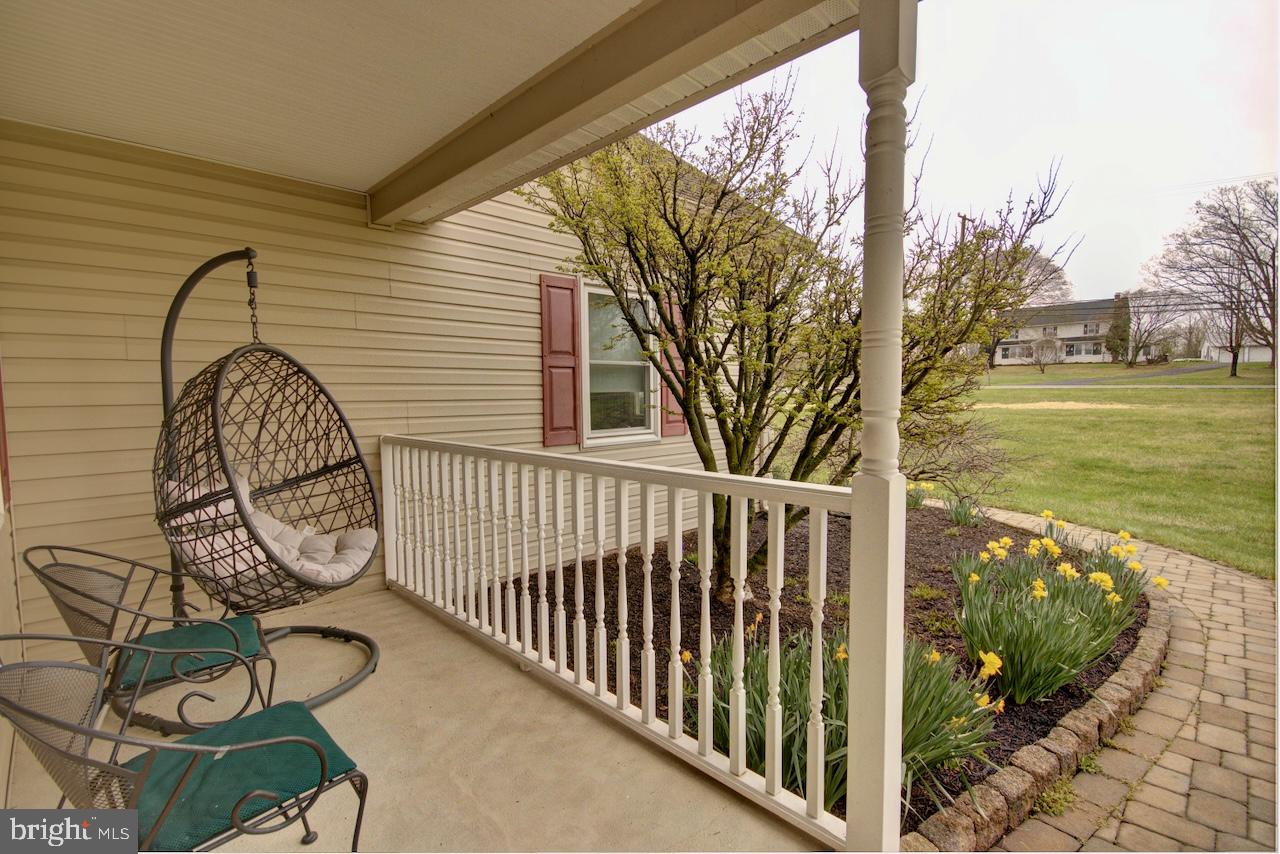 529 N Limerick Rd Property Photo 3