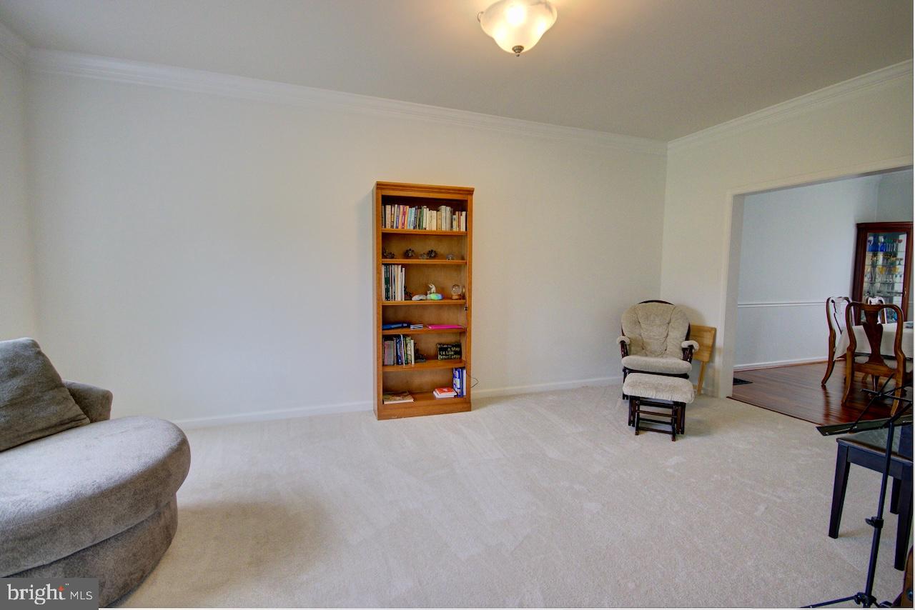 529 N Limerick Rd Property Photo 5