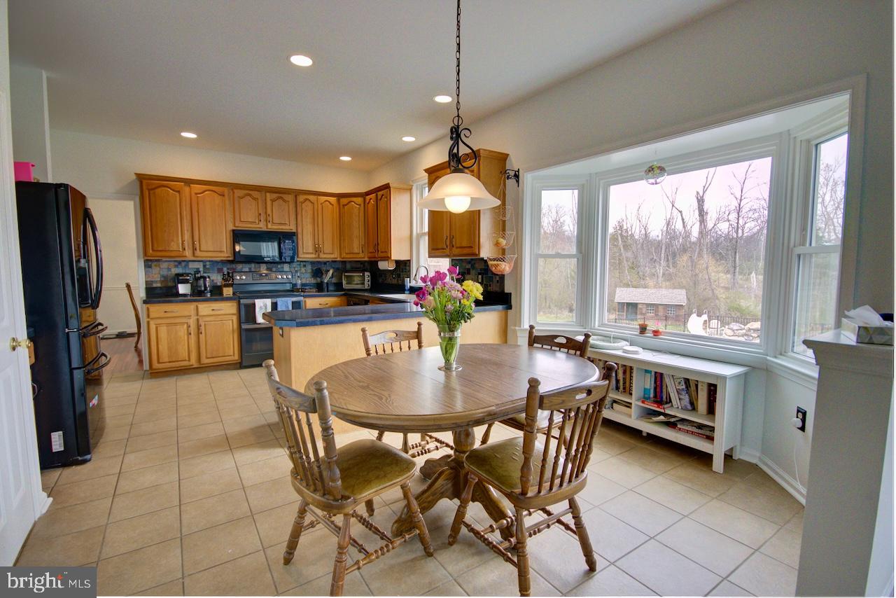 529 N Limerick Rd Property Photo 10