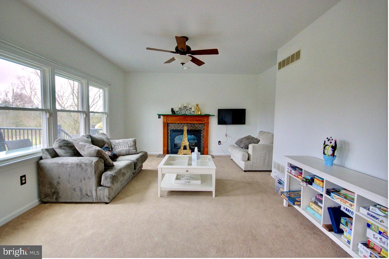 529 N Limerick Rd Property Photo 15