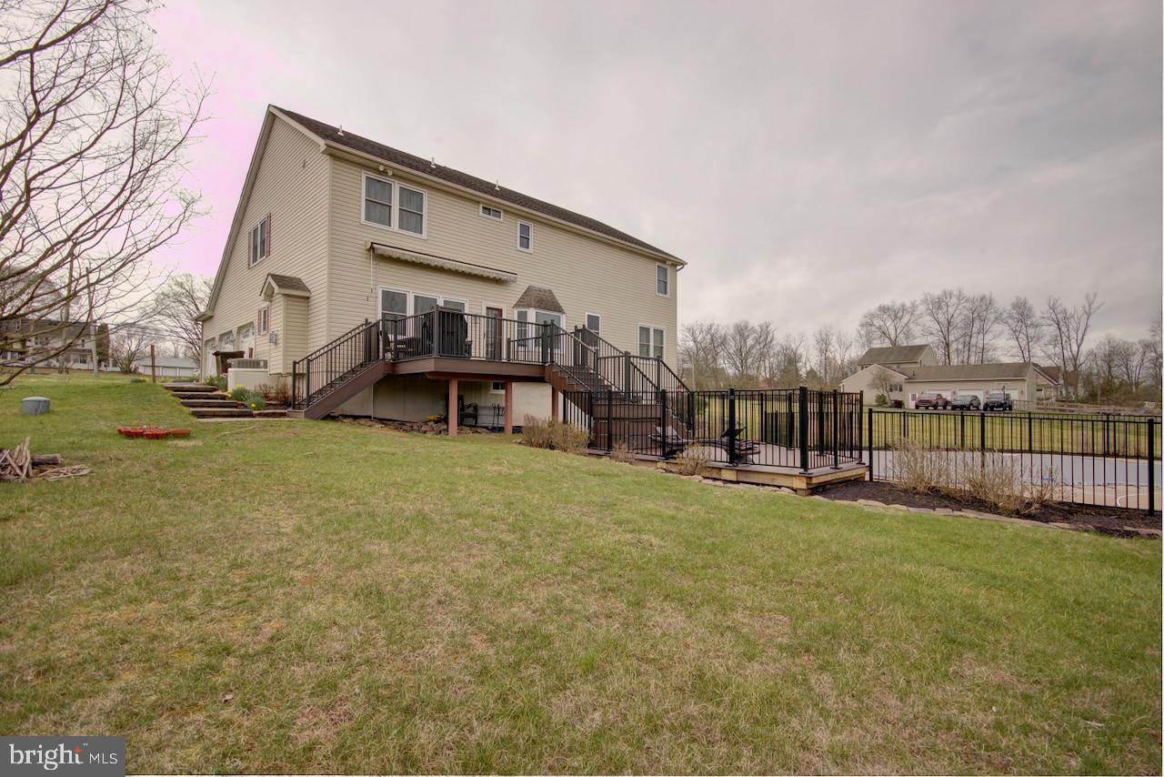 529 N Limerick Rd Property Photo 27