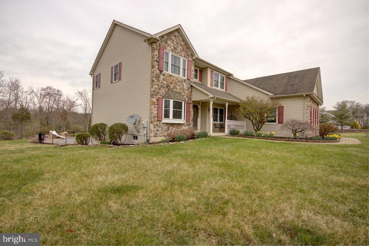 529 N Limerick Rd Property Photo 32