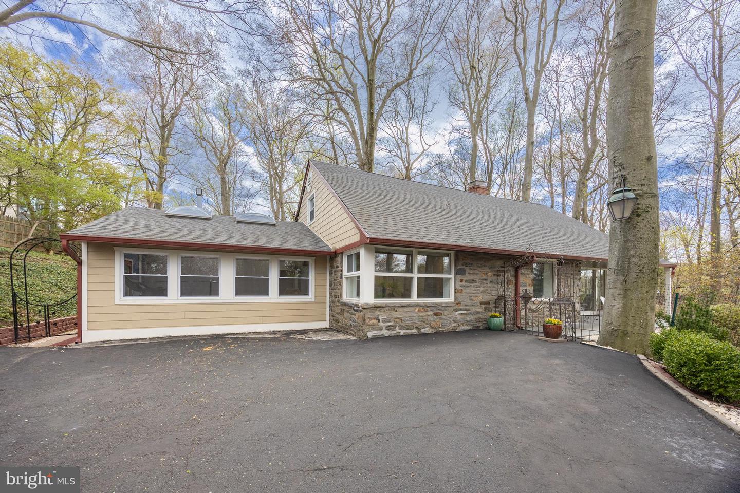 8408 Hull Dr Property Photo 1