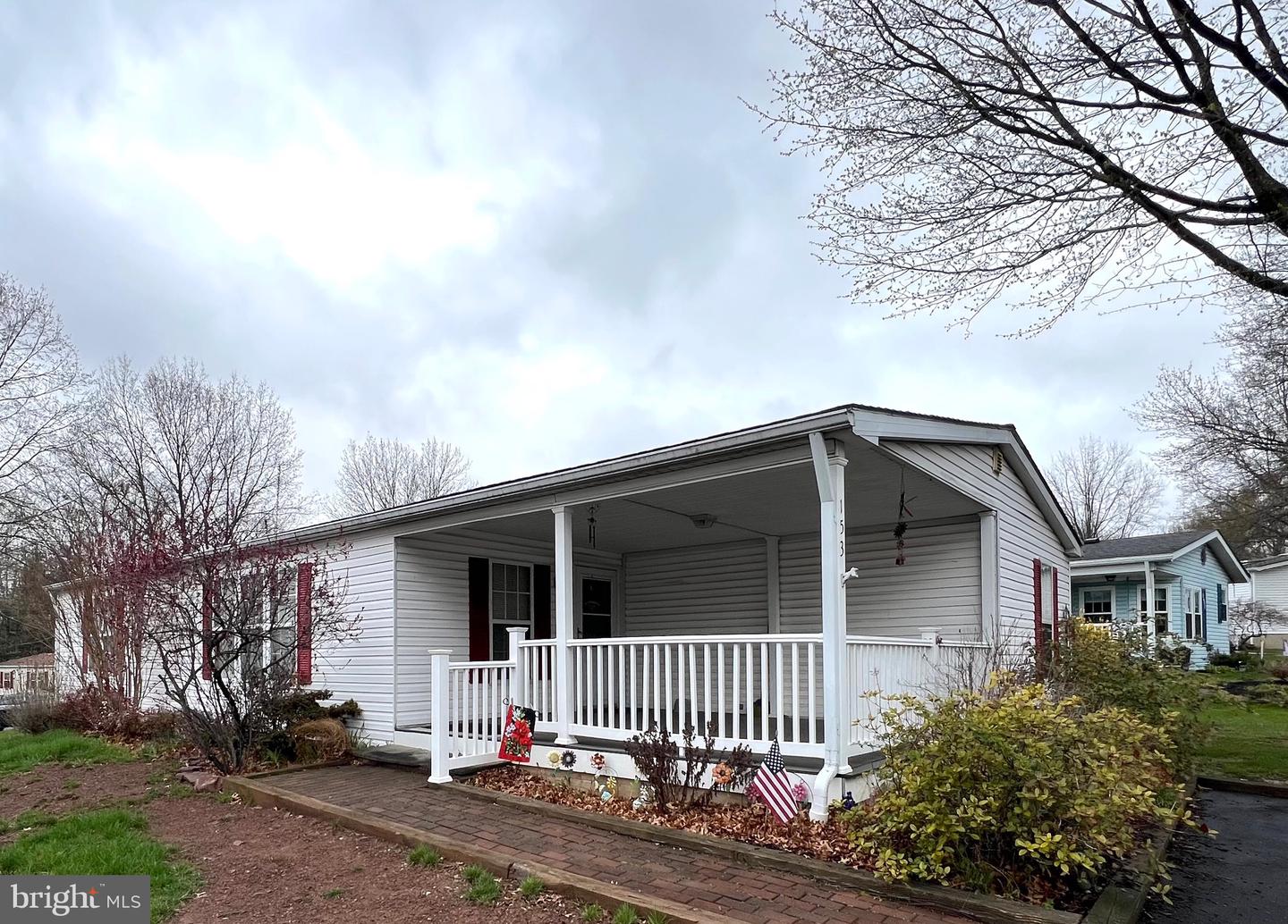 153 Deerfield Dr Property Photo 1