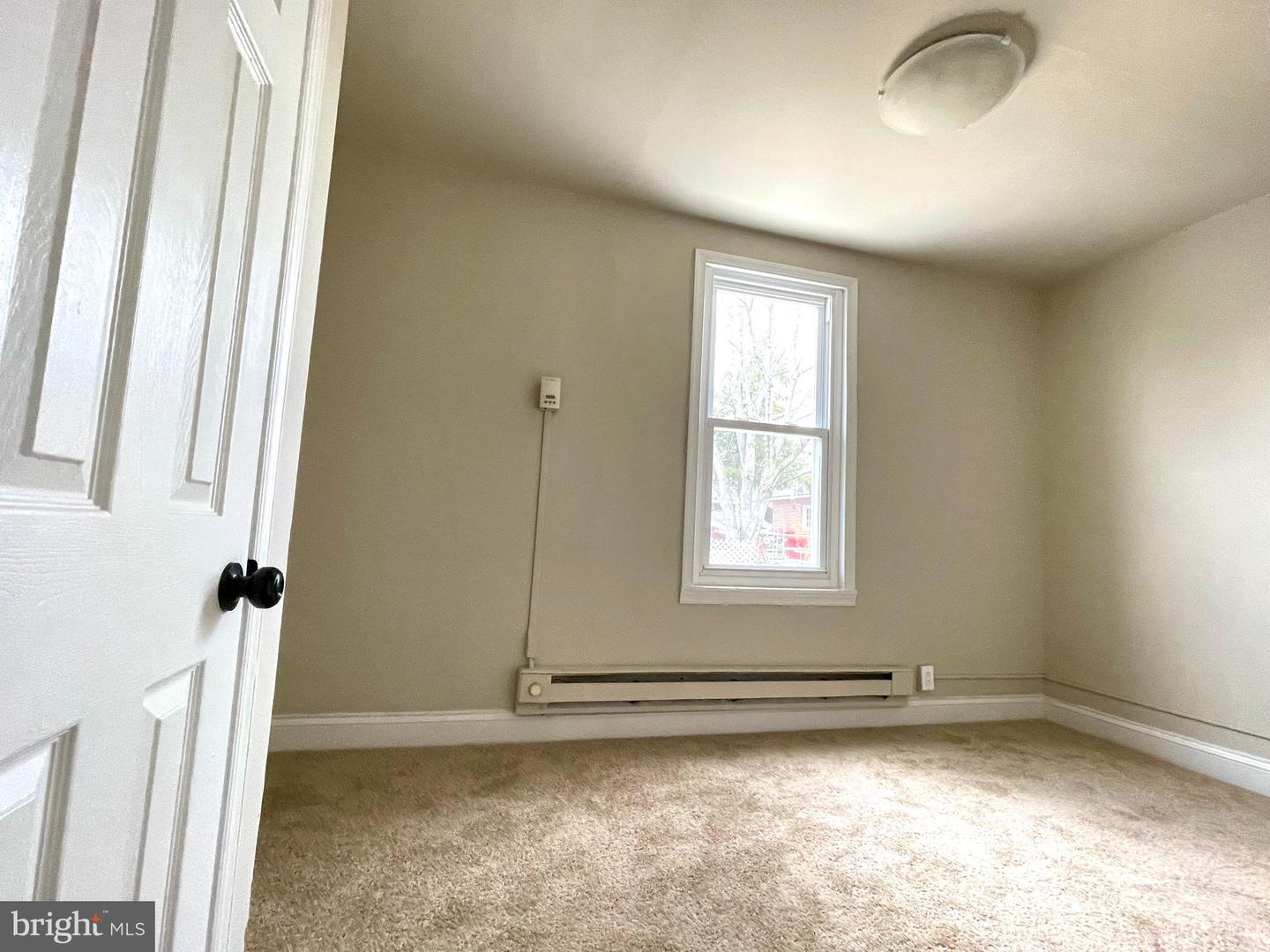 1017 W High St Property Photo 6