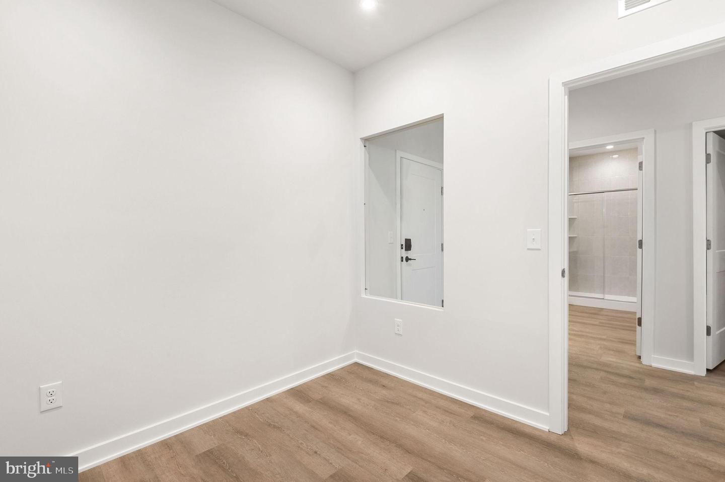 26 S York Rd #206 Property Photo 8