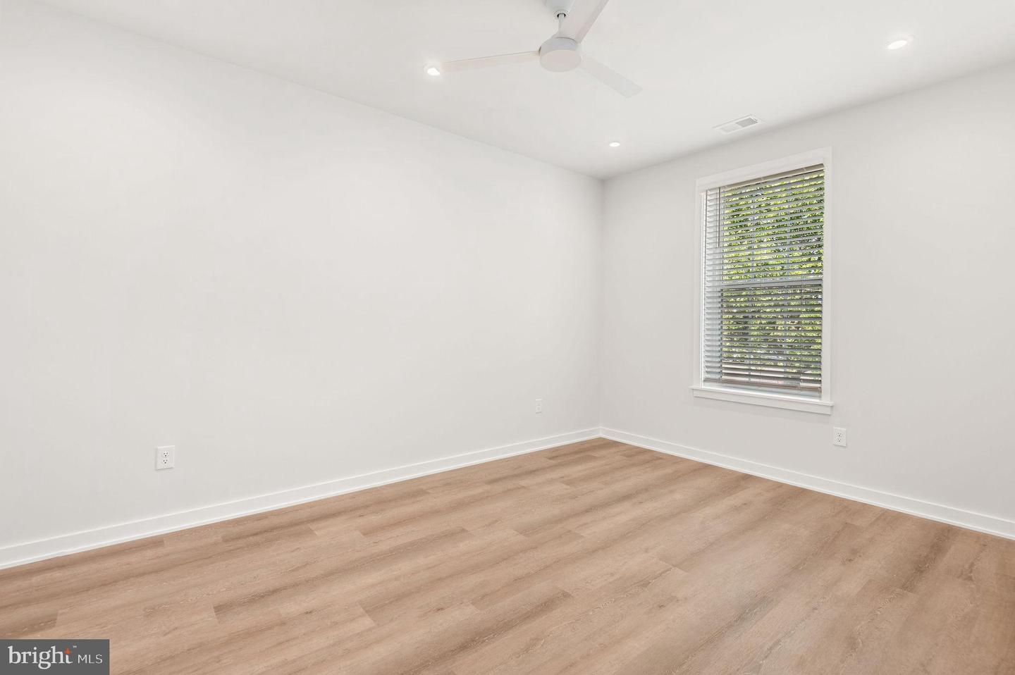 26 S York Rd #206 Property Photo 14