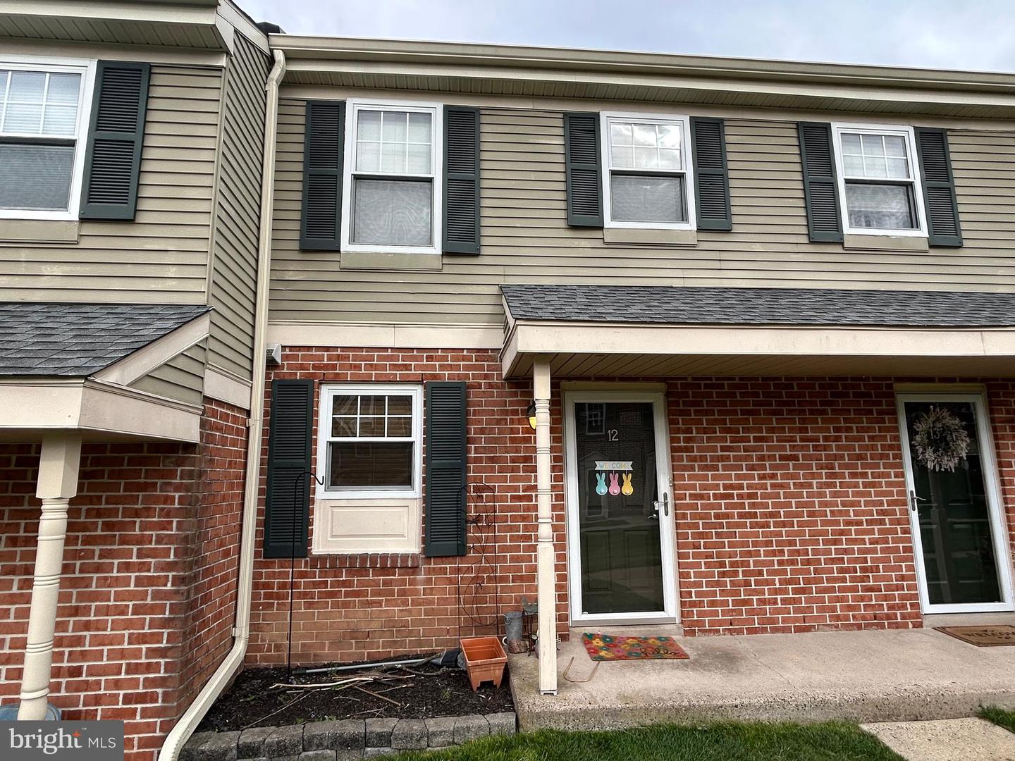 12 Barclay Ct Property Photo