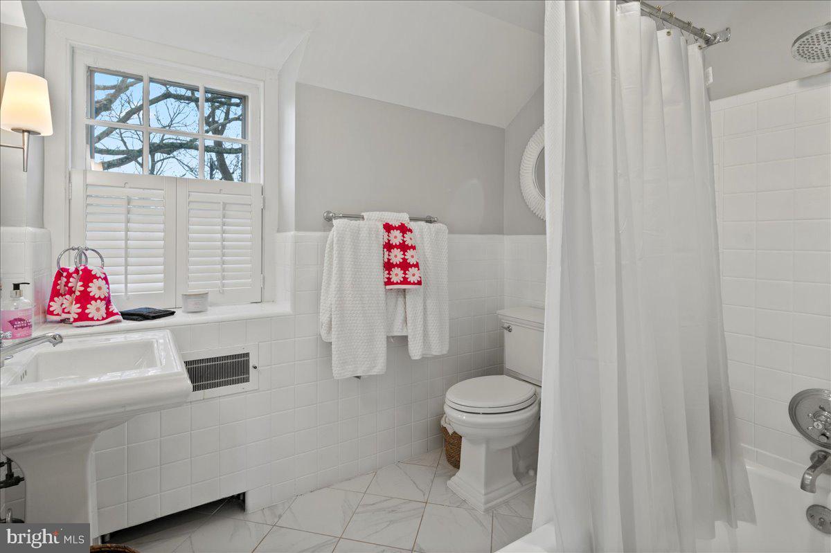 1035 Old Gulph Rd Property Photo 19
