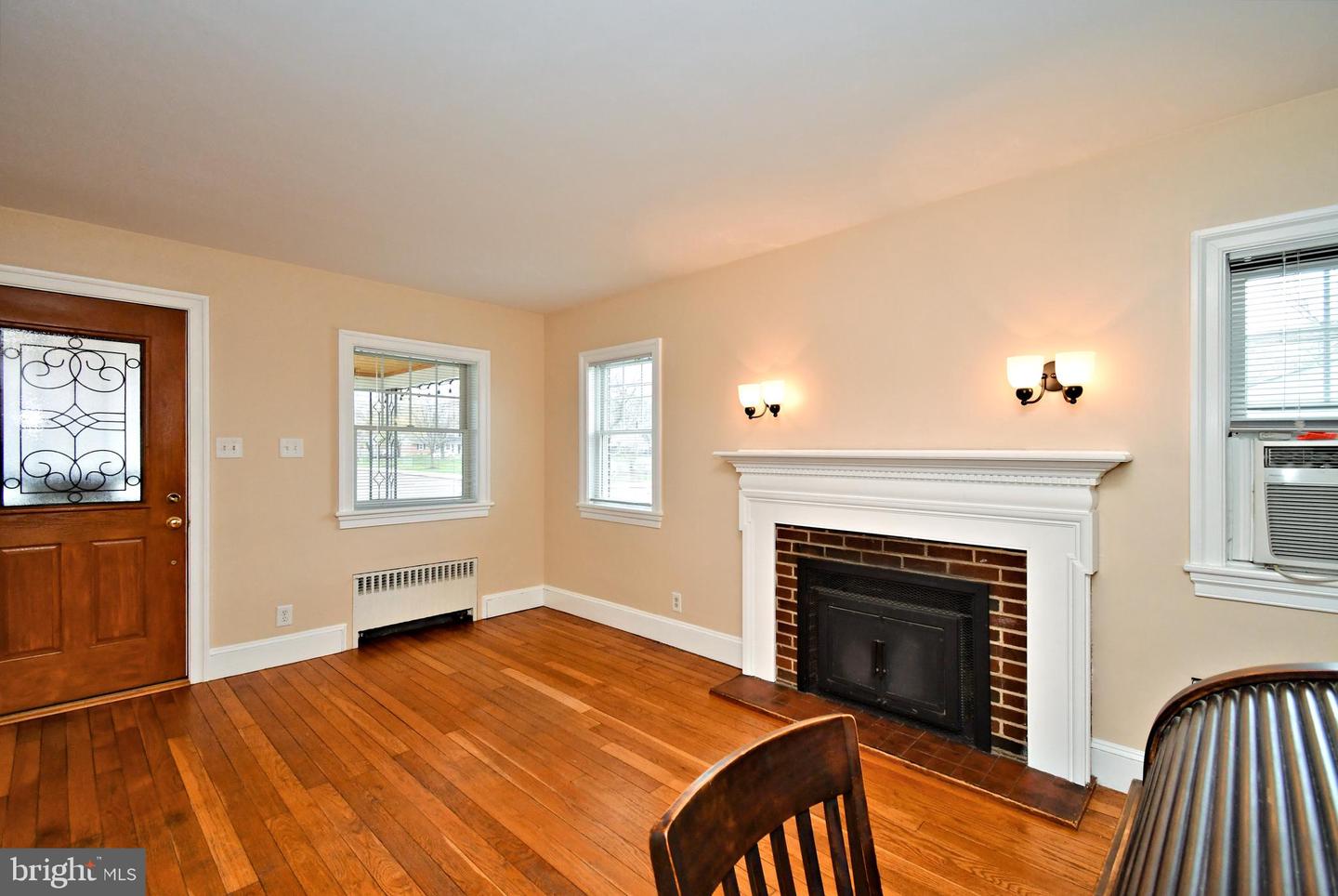 1101 N Franklin St Property Photo 5