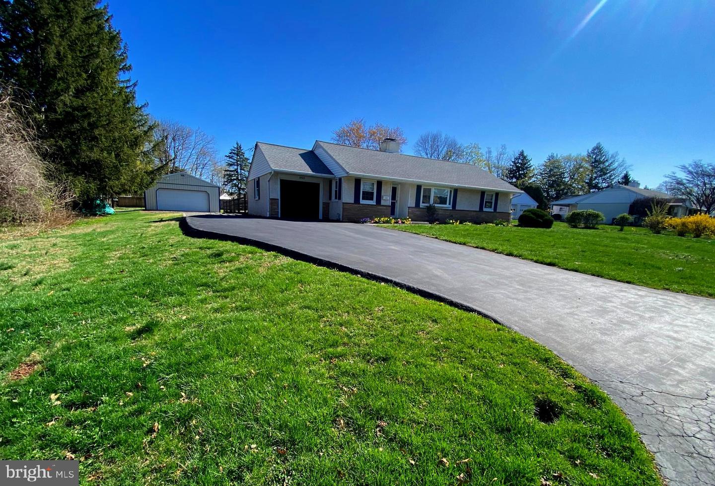 1022 Sparrow Rd Property Photo 1