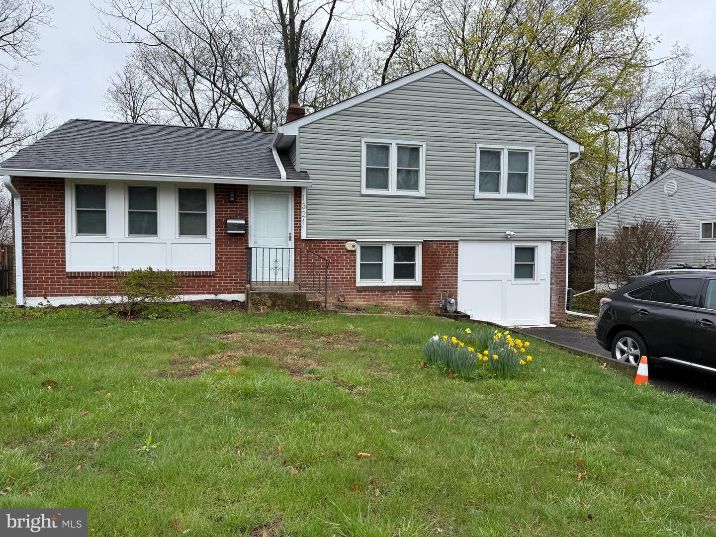 1321 Clarke Rd Property Photo 1