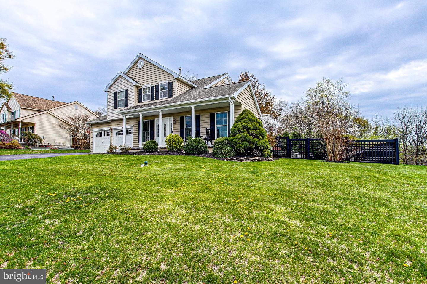 28 Pebble Beach Ln Property Photo 1