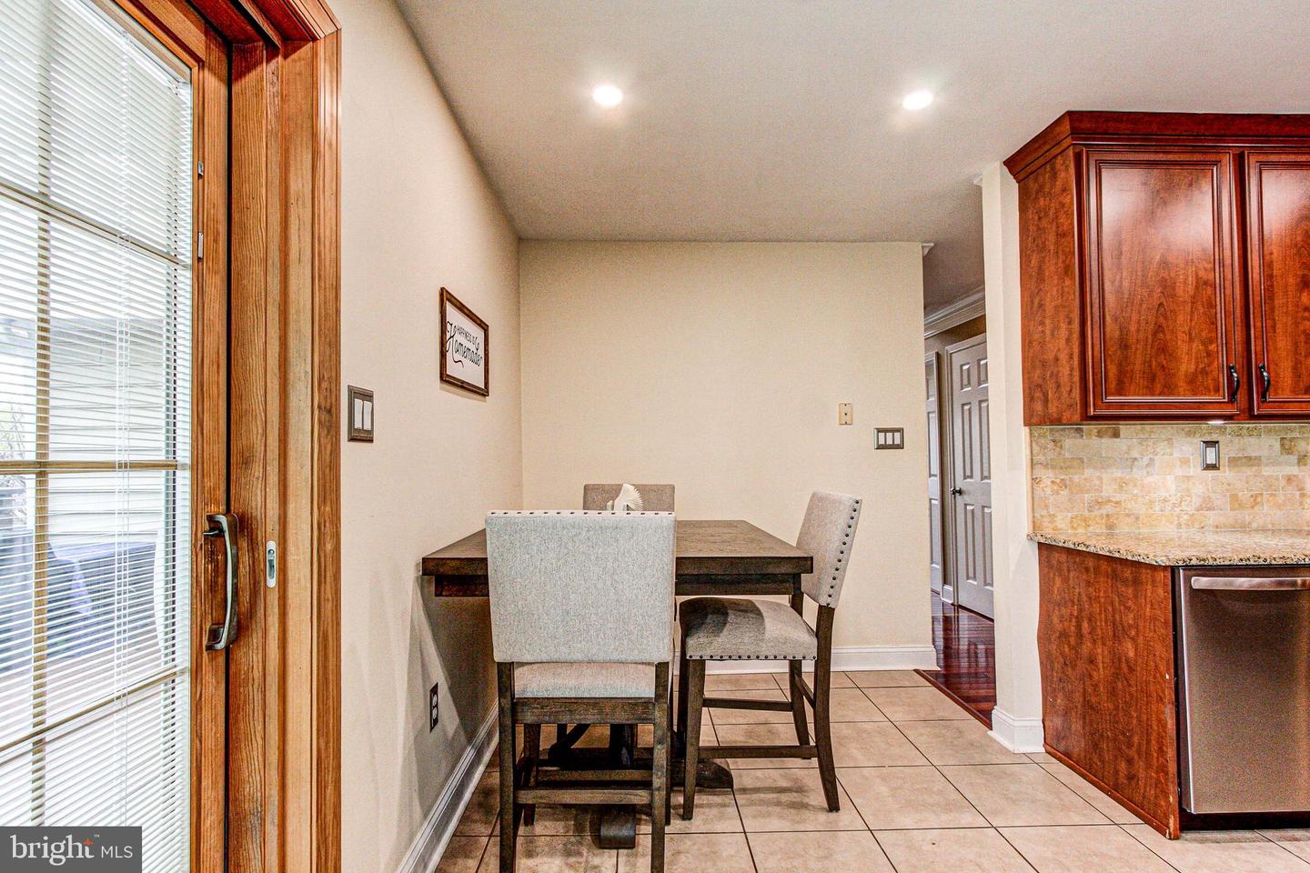 28 Pebble Beach Ln Property Photo 15