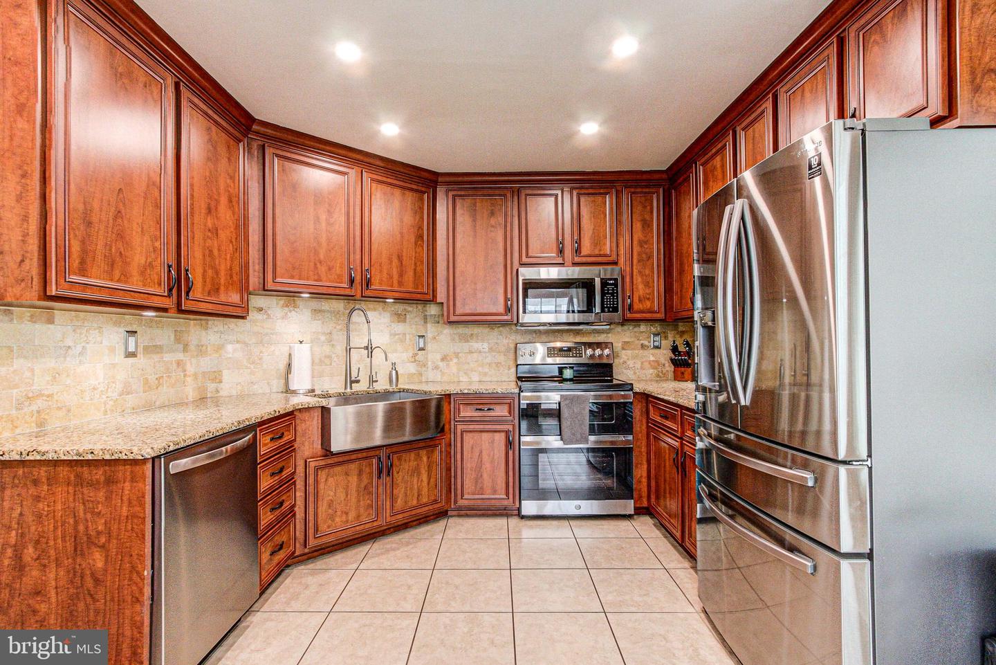 28 Pebble Beach Ln Property Photo 16