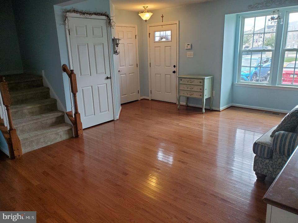 145 Sandpiper Ct Property Photo 4
