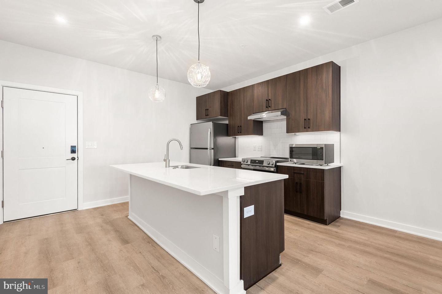 26 S York Rd #305 Property Photo 1
