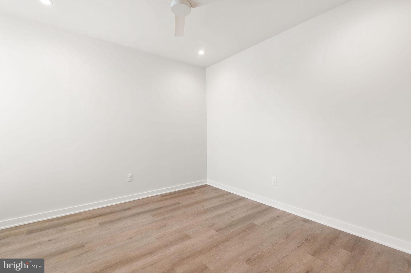 26 S York Rd #305 Property Photo 11