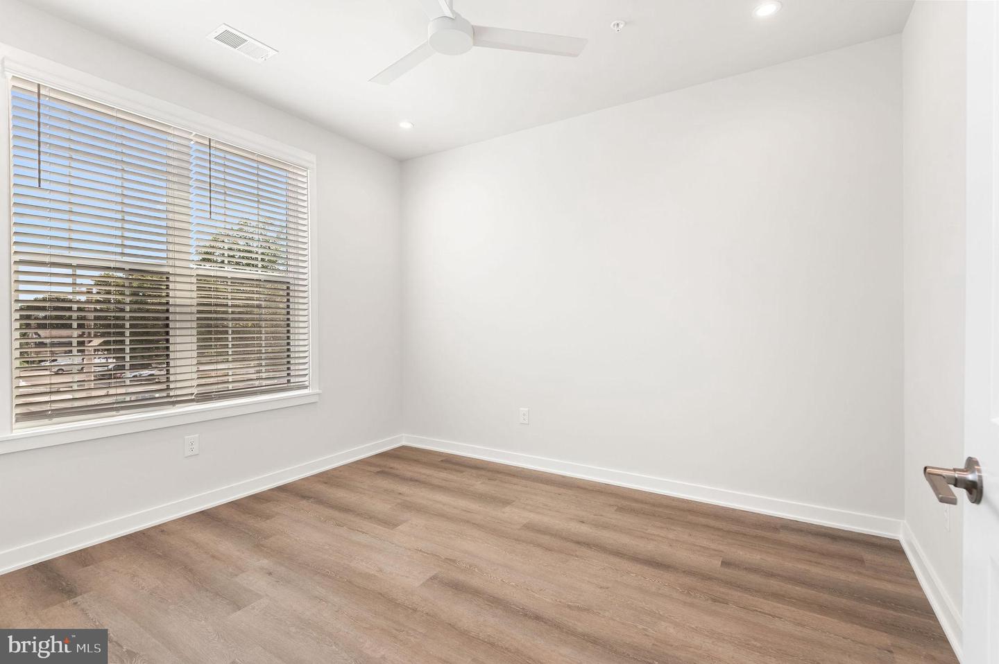 26 S York Rd #305 Property Photo 13
