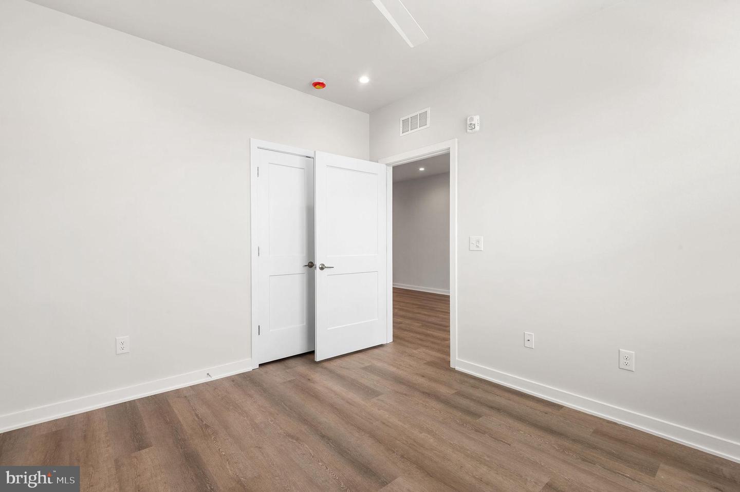 26 S York Rd #305 Property Photo 14
