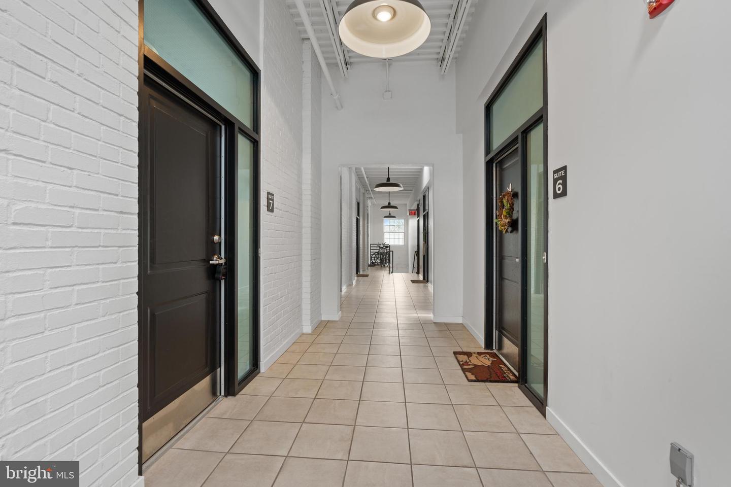 413 Jefferson St #7 Property Photo 4