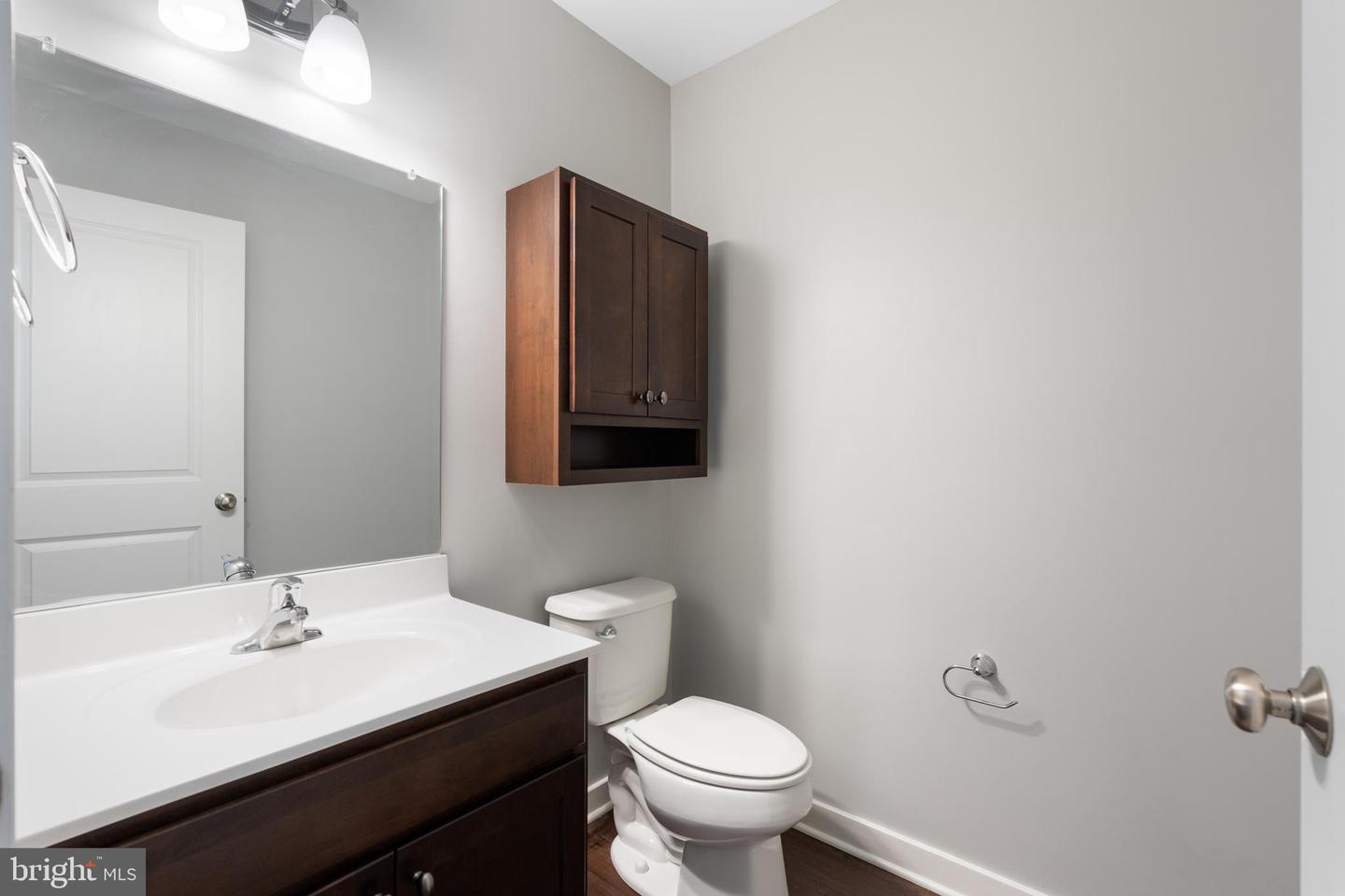 413 Jefferson St #7 Property Photo 9