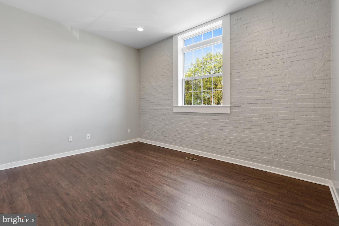 413 Jefferson St #7 Property Photo 12