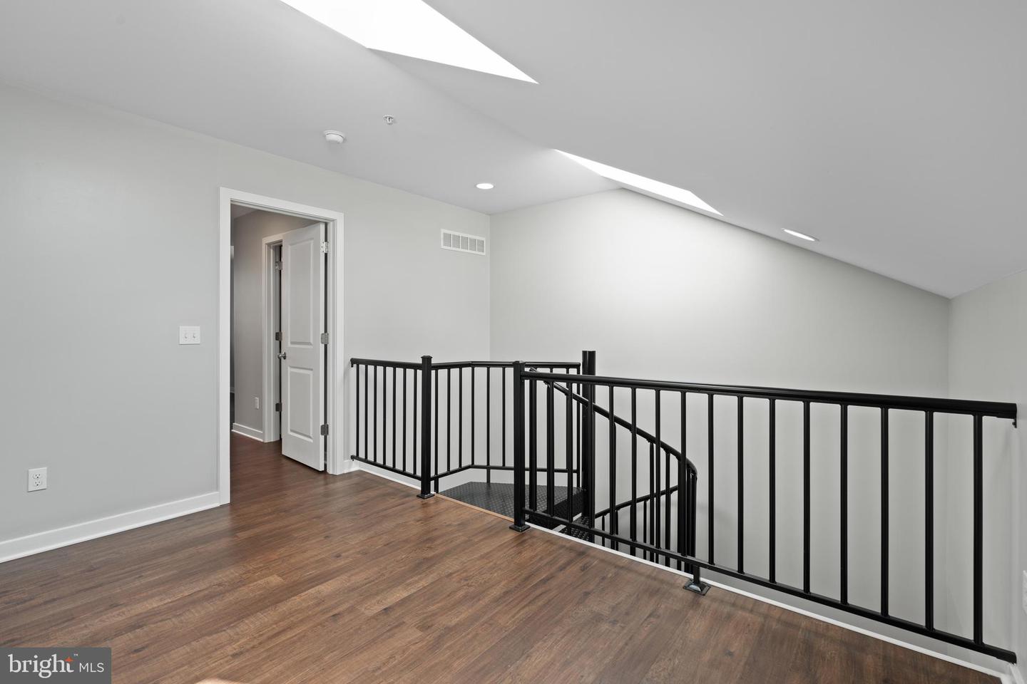 413 Jefferson St #7 Property Photo 23