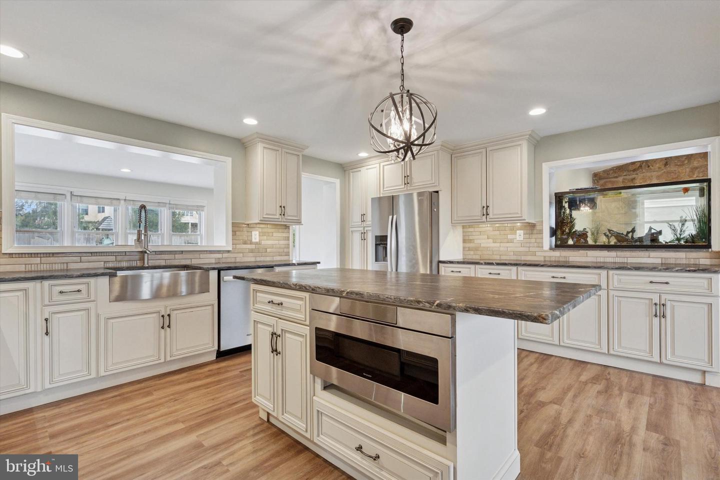 1833 Norristown Property Photo 8