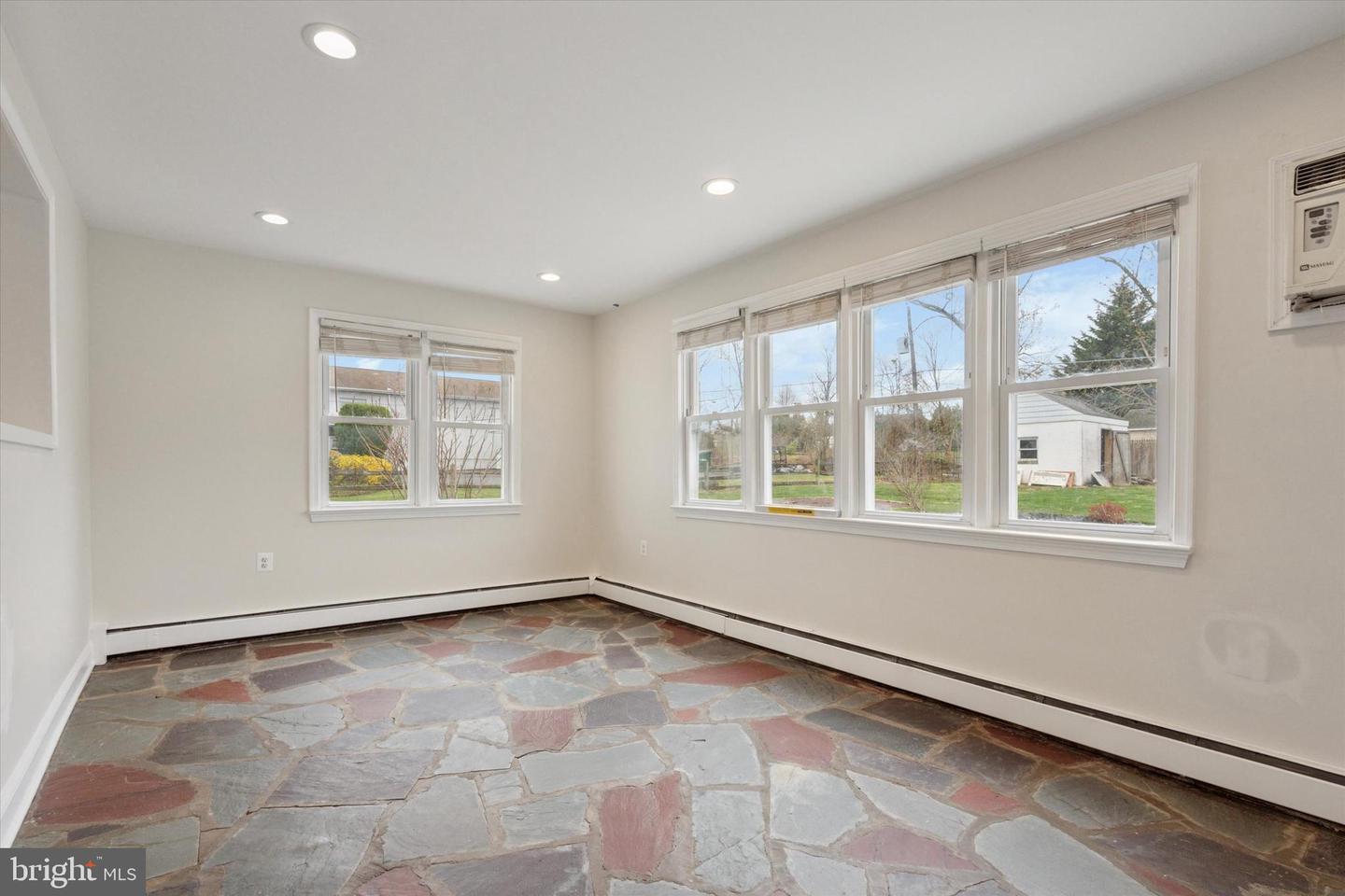 1833 Norristown Property Photo 10