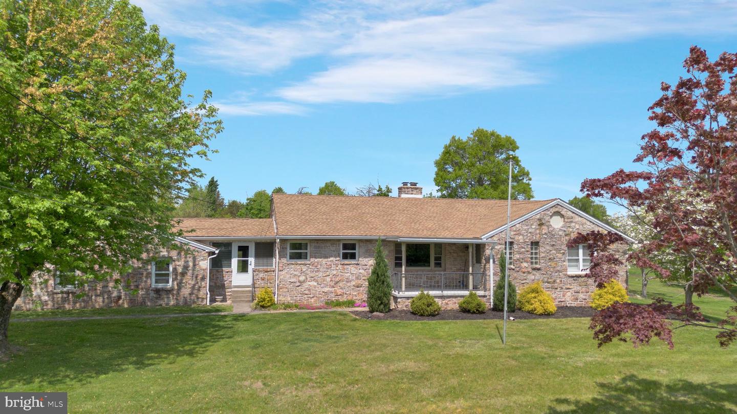 2359 Hendricks Station Rd Property Photo