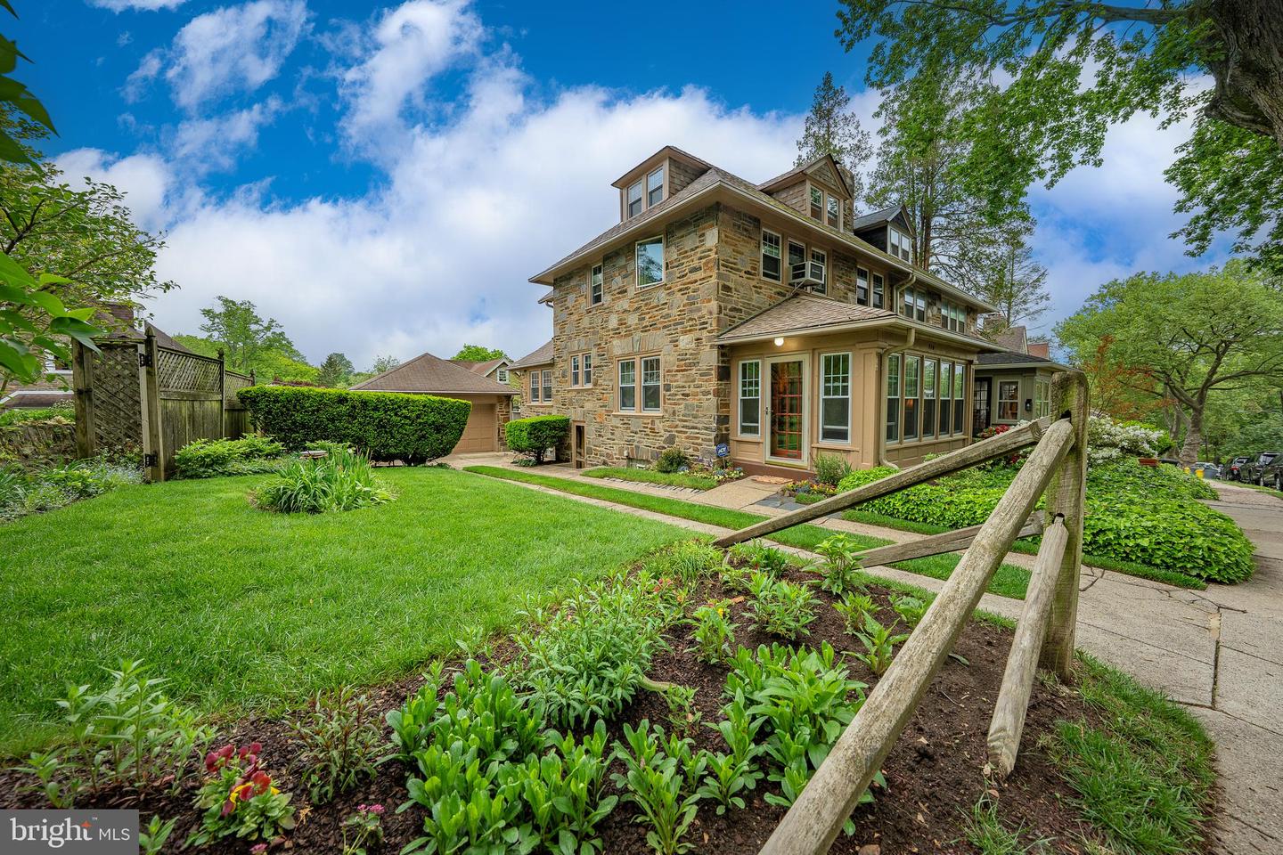 710 Stradone Rd Property Photo