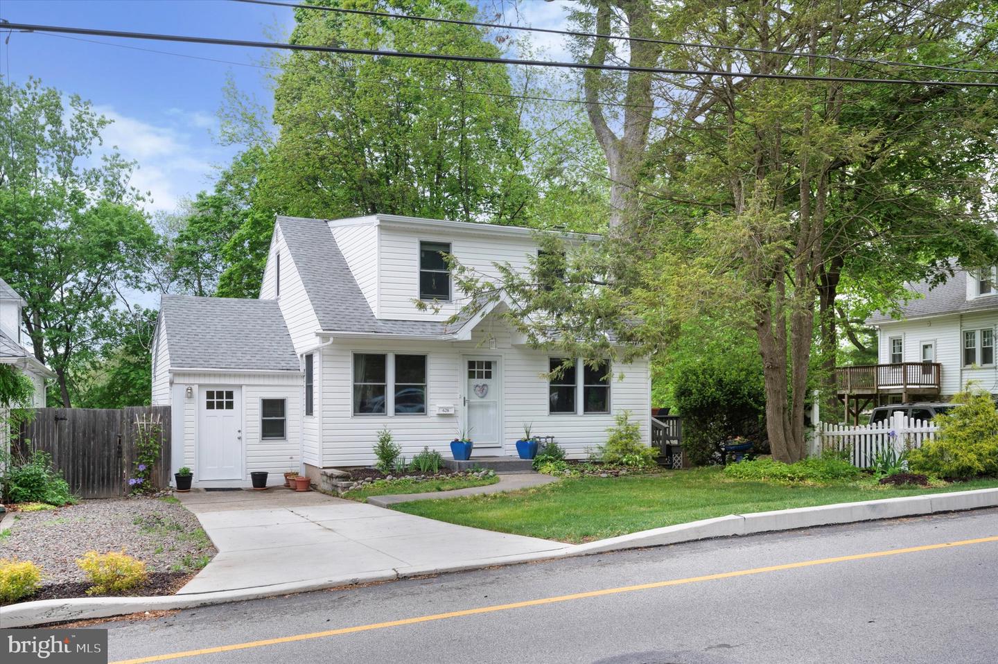628 Edge Hill Rd Property Photo 1