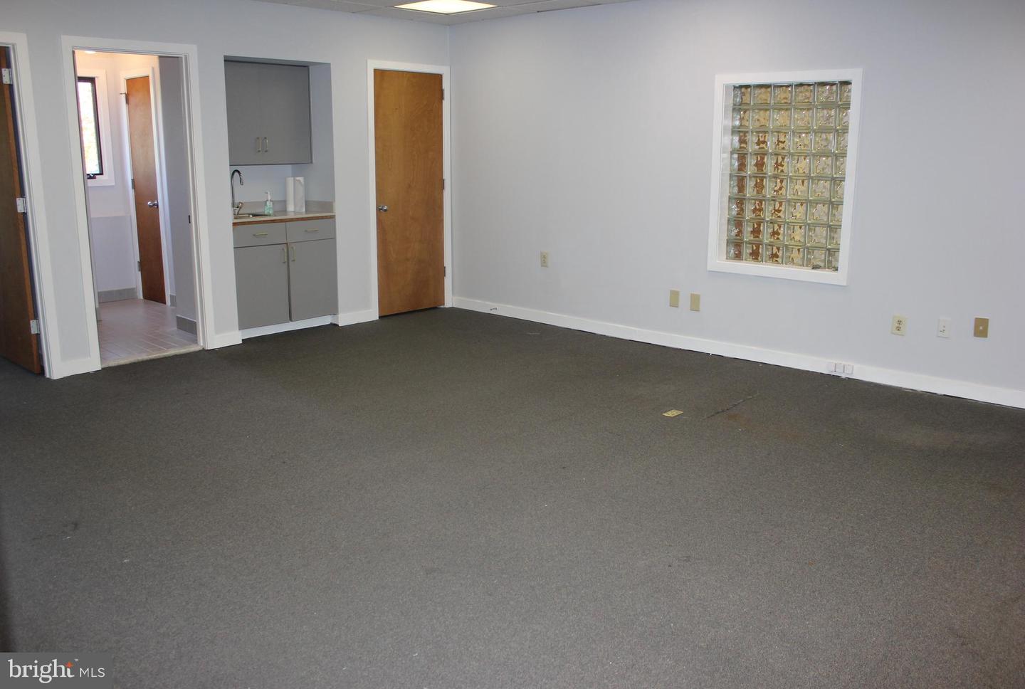 2616 N Broad St Property Photo 5