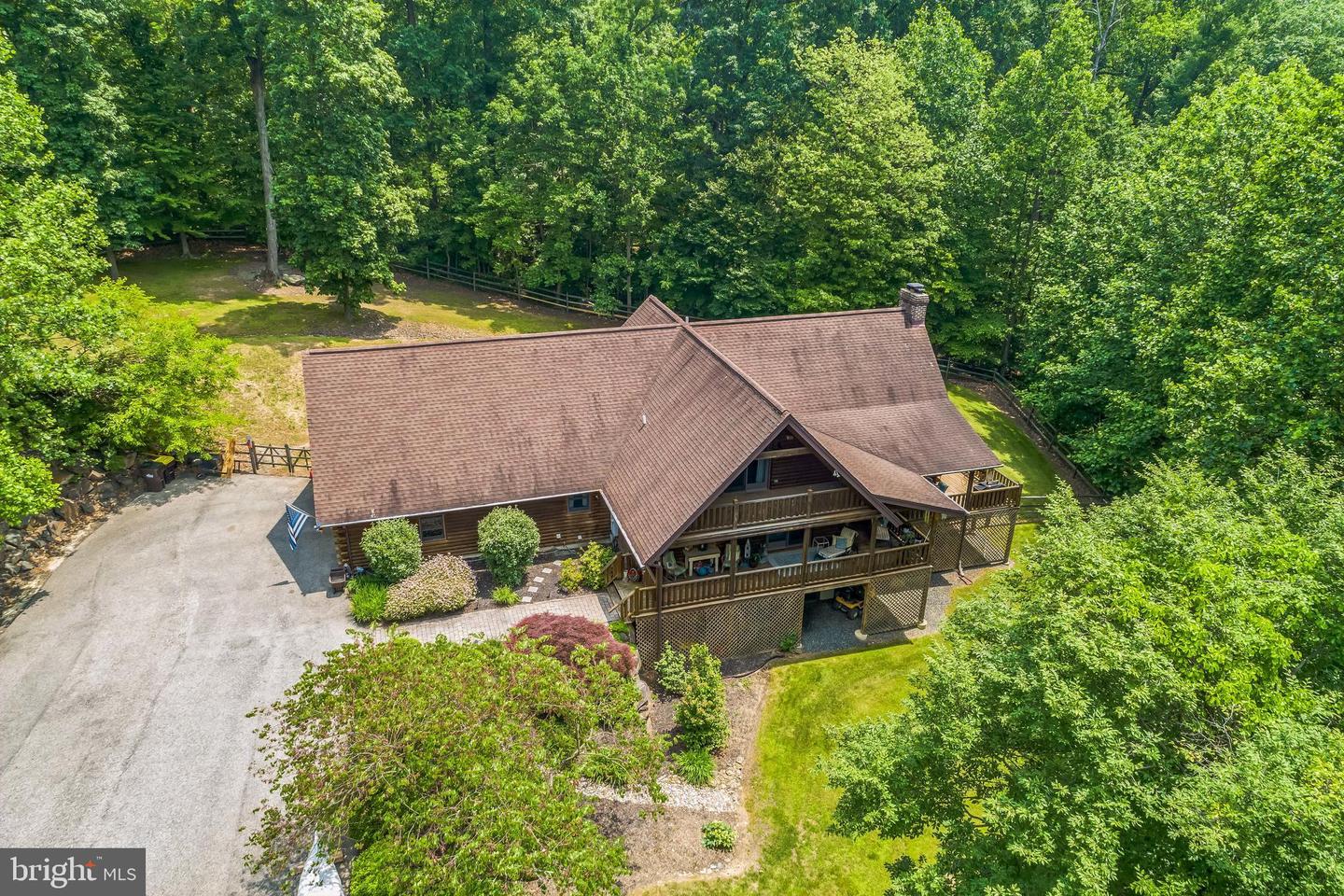 892 Eichele Rd Property Photo 1