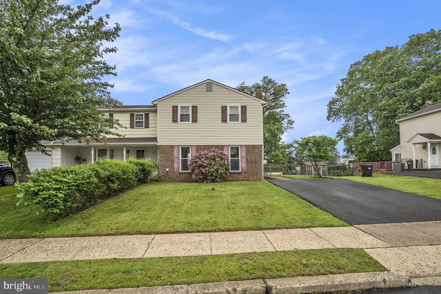 2880 Washington Ln Property Photo