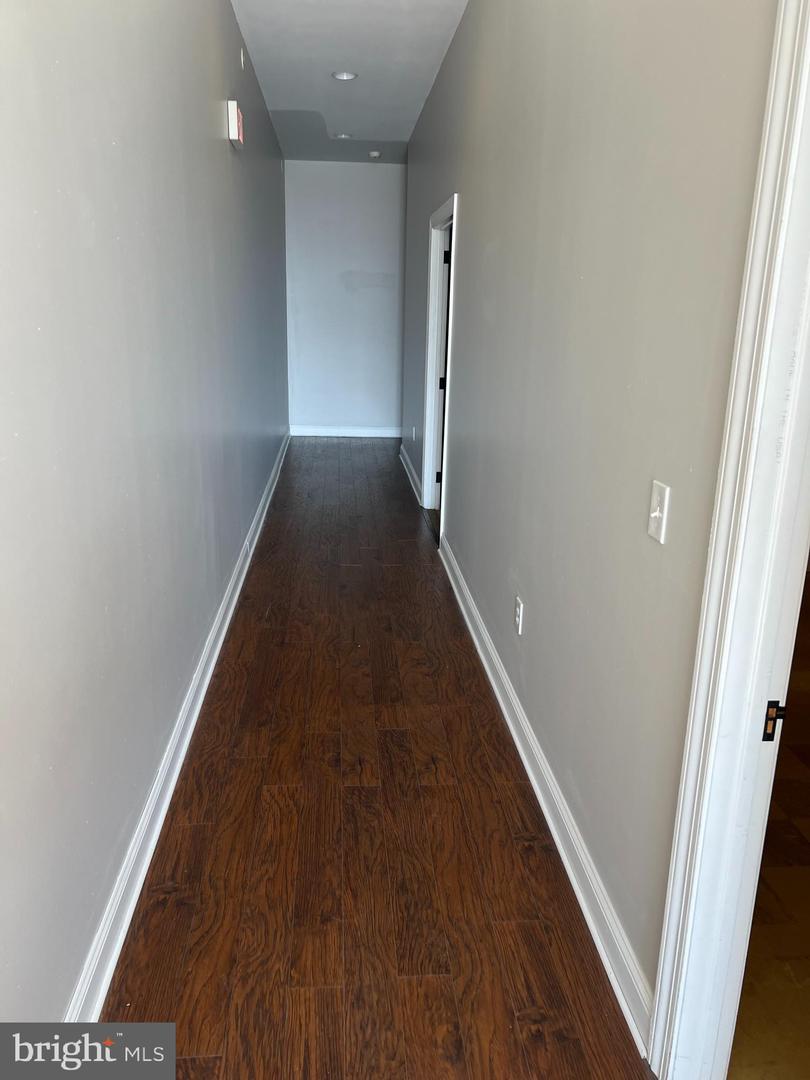 221 E High St Property Photo 8