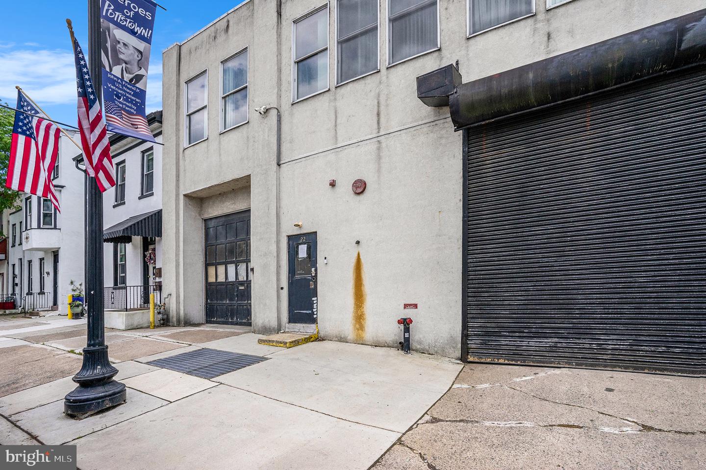 22 E High St Property Photo 3
