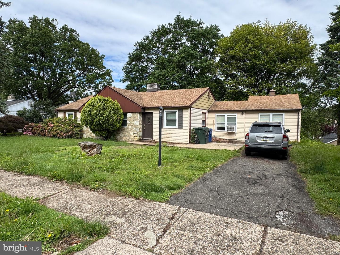 936 WESLEY AVE Property Photo 1