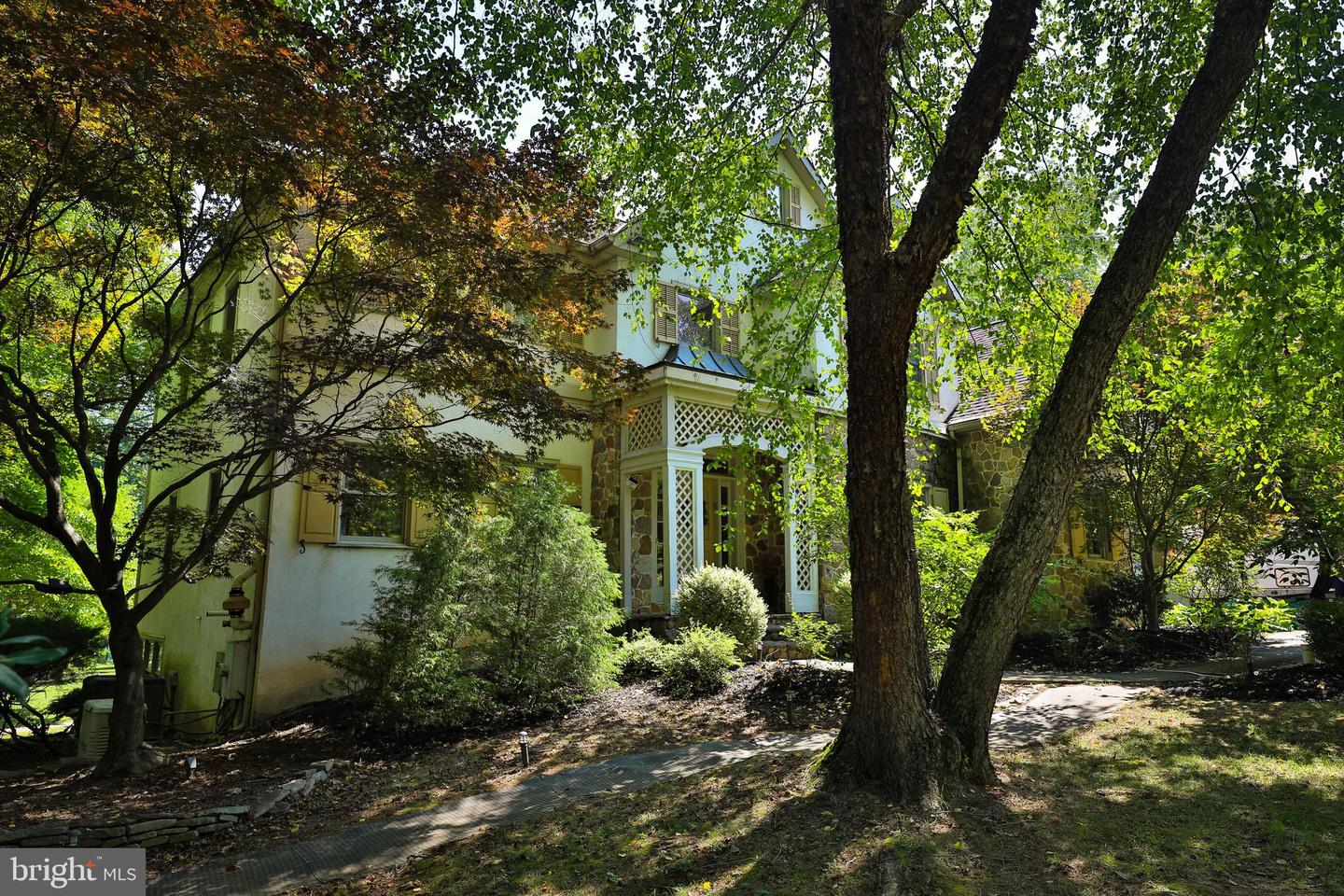 1695 Huntingdon Rd Property Photo 2