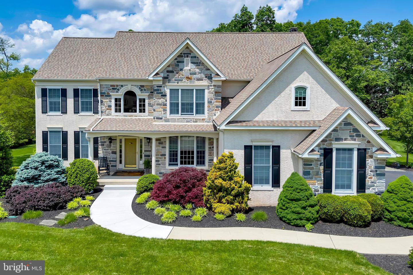 890 ASHBOURNE WAY