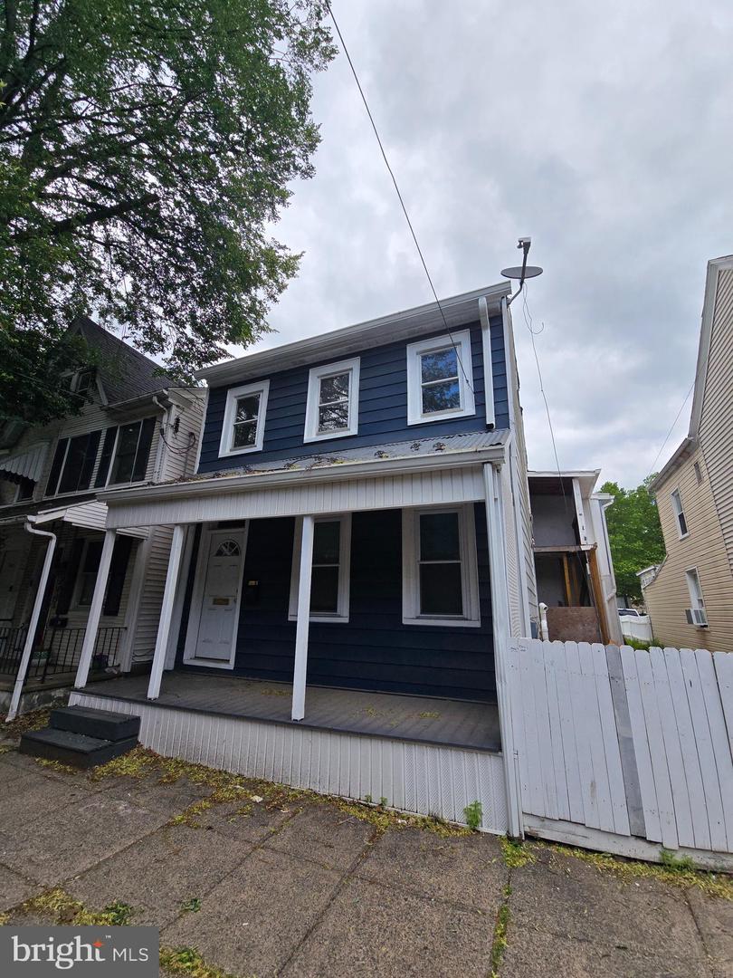 245 Beech St Property Photo 1